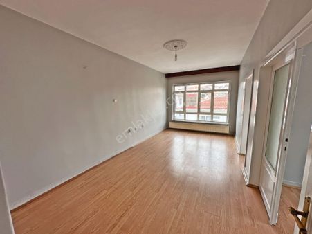 Abidinpaşa Mahallesi Tıp Fakültesi Cadde Yakını Katta Yapılı 3+1 Kiralık Daire