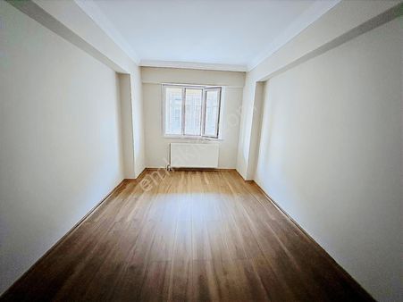 Emlak Center'dan 2.anafartalar Mah Satılık 3+1 Ara Kat Daire