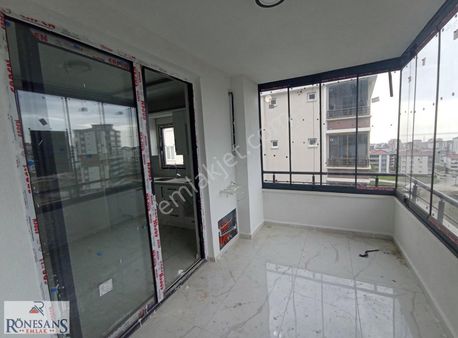 Rönesans Emlak'tan Deniz Manzaralı Geniş Kiralık 2+1