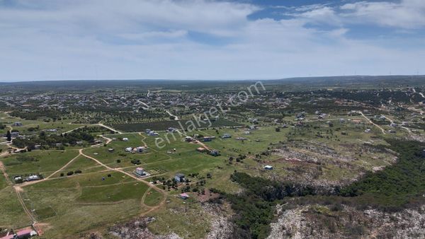 Balova 1'de Cadde Cepheli Köşe Arsa Müstakil Parsel