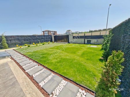 Bağlıca 2 De 5+2 3 Katlı Lüks Yapılı Yeni Villa Müstakil Girişli