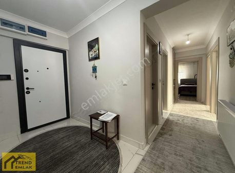 Trend'den 4.kat Ön Cephe Teras Balkonlu 140 M2 1 Yıllık Bina**