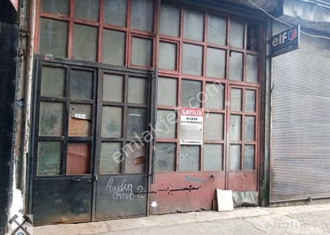 Şehir Merkezinde Üç Katlı Satılık İş Yeri