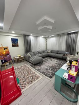 Çamlıca Mahallesinde Ebeveyn Banyolu Özel Garajlı 3+1 Satılık Daire