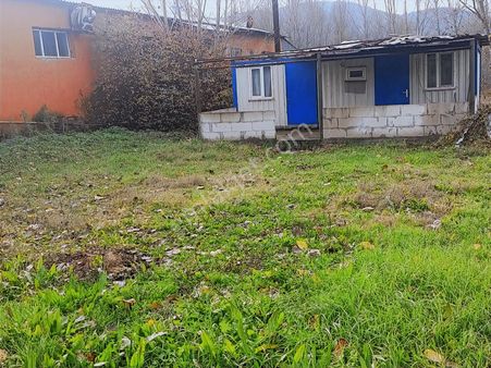 Göynükte Yol Kenarı 652 M2 Konteynerlı Satılık Tarla