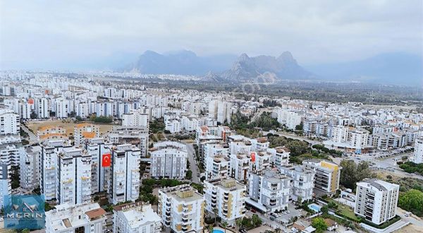 Konyaaltı Siteler'de Havuzlu Güvenlikli Katta 3+1 Satılık Daire