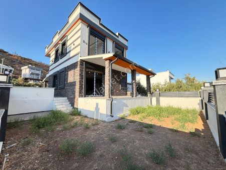 İzmir Seferihisar Doğanbey'de 200 M² Brüt Sıfır Bahçeli 3+1 Satılık Villa