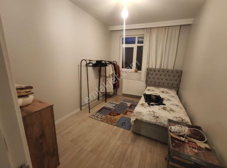 Eyüp Nişancı 2 Oda + Hol , Eşyalı , Bakımlı, Kombili , Bahçe Katı Daire