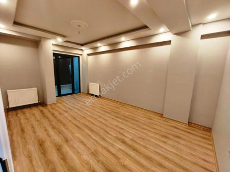 Eyüp Rami Yeni Mh. 2+1 , Sıfır, Lüks, Arakat , Asansörlü , Bereç Metroya 3-4 Dk