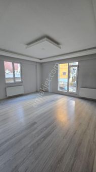 Demir Emlak Gayrimenkulden Şehitler De Yüksek Giriş 3+1 Dairemiz Satılıktır