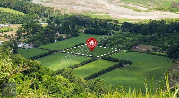 Klc'den Üç Cepheli Cadde Üzeri Satılık İmarlı Arsa