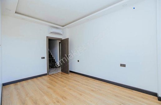 Fırsat Satılık Müstakil Havuzlu 5+1 Villa