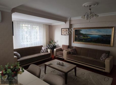 Ümraniye Site Mh. 3+1 135 M2 Satılık Arakat Balkonlu Daire.