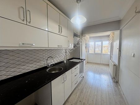 Tahsin Yazıcı Mah 135 M2 Çift Cephe Doğalgazlı Satılık Daire