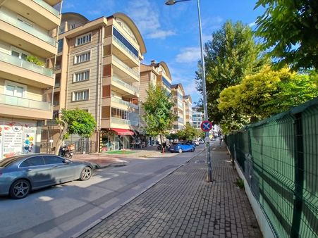 Millet Mahallesi Nuripek 6.etap Sitesi Satılık 7+1 Dubleks Daire
