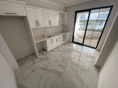 Balıkesir Edremit Cumhuriyet Mahallesinde 3+1 Sıfır Daire Satılık