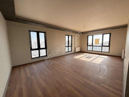 Tuna Gayrimenkul'den Satılık 4+1 Lüks Daire