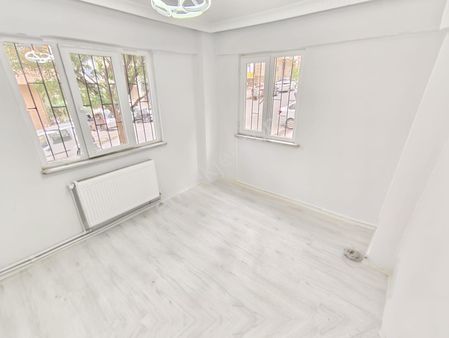 Köprü Emlaktan Yunusemre Mah'de Sıfır Ayarında 75m2 2+1 Kot 1