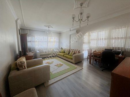 Bahçelievlerde Park Karşısı İçi Bakımlı Arakat Köşe 3+1