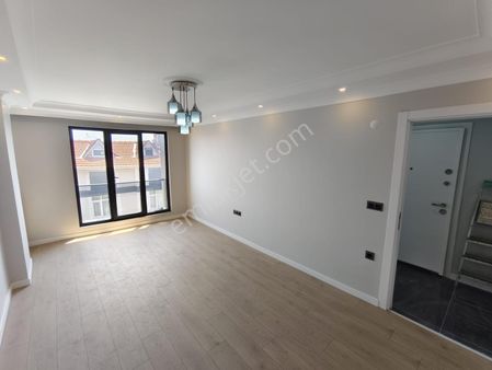 Köprü Emlaktan Yunusemre Mah'de Satılık 90m2 2+1 4.kat Daire