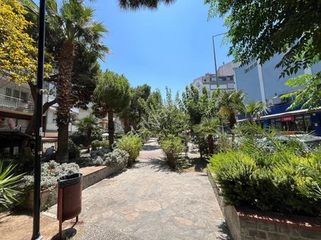 İzmirspor Karşısı Metro Yakını 3 Cepheli Geniş 3+1 Daire