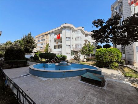 Gaziemir Site İçi 3+1 Köşe Arakat Yatırımlık Veya Oturmalıkdaire