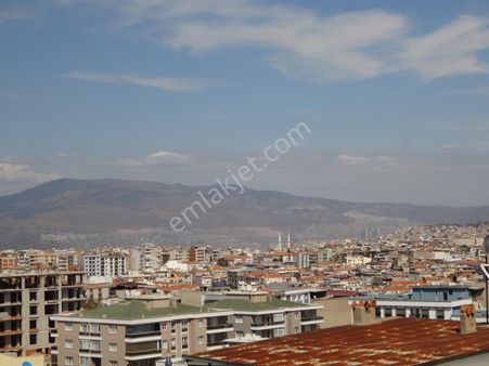 Teraslı, Şehir Manzaralı Geniş 1+1 Kapalı Otoparklı, Asansörlü