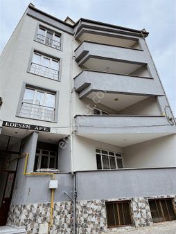 Bulvar Emlaktan Akalar Mahallesinde Temiz 3+1 Kiralık Daire