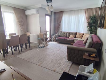 Mahir Emlak' Tan Cadde Üzeri 7 Yıllık Geniş 5+2 Dublex Daire