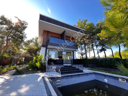 V. Aktoprak Mah. Jakuzi Kapalı Otopark Havuz Ebeveyn Banyolu Lüks 3+2 Villa