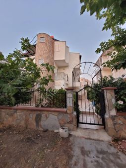 Kuşadası Güzelçamlı Bölgesi Denize 500 Mt 3+1 Satılık Villa