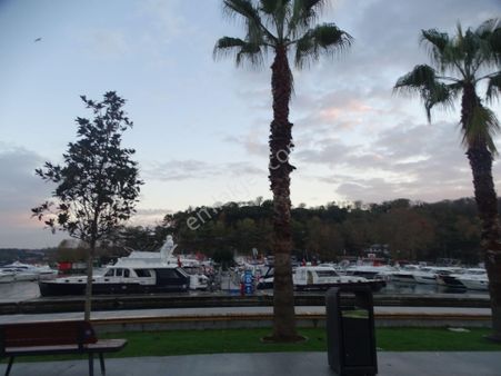 İstinye Sahilde Devlet Hastanesine Yakın Konumda 3+1 Boğaz Manzaralı İşyeri ( 1. Kat )