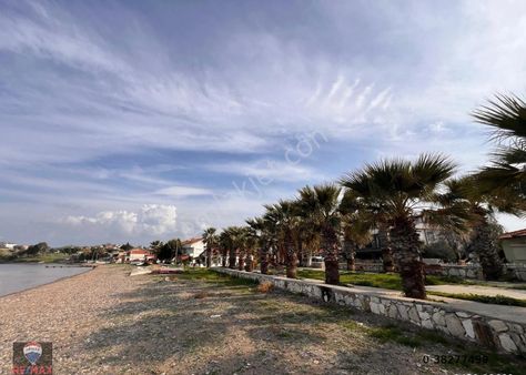 Alıağa Çakmaklı 'da Her Katında Denız Manzaralı Trıplex Doğalgazlı Satılık Yazlık