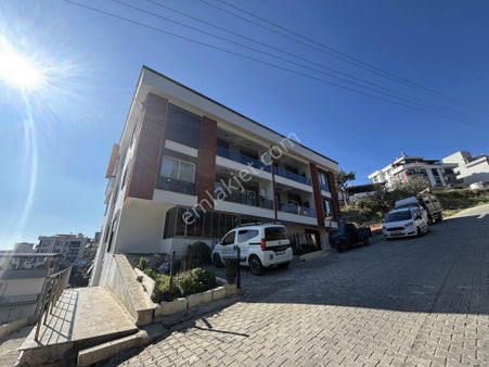 İzmir Menderes Fevzi Çakmak’da 2+1 Satılık Daire