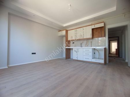 Sancak Emlaktan Gomecte 2+1 Acik Mutfak Daire