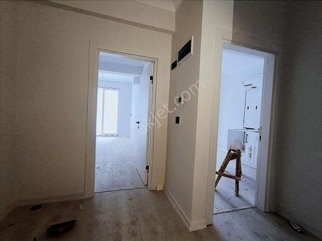 Sancak Emlaktan Kemalpaşada Sıfır 1+1 Daire