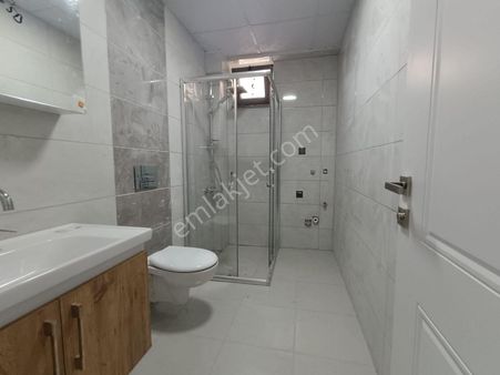 Sancak Emlaktan Gomec Mithatpasa Da Acik Mutfak 2+1 Sifir Daire.