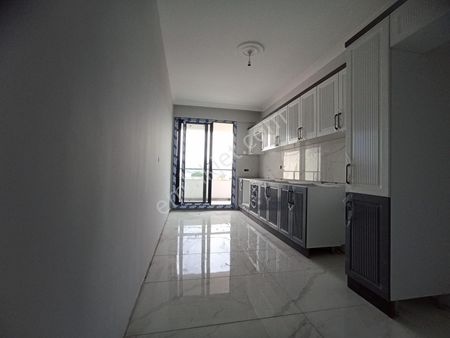 Sancak Emlaktan Gömeç Yaya'da 2+1 Kapalı Mutfak