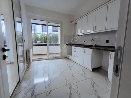 Sancak Emlaktan Gomecte 1+1 Kapali Mutfak Daire