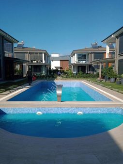 Turyap'tan Güre'de Denize 200 Mt Site İçinde 4+1 Havuzlu Villa
