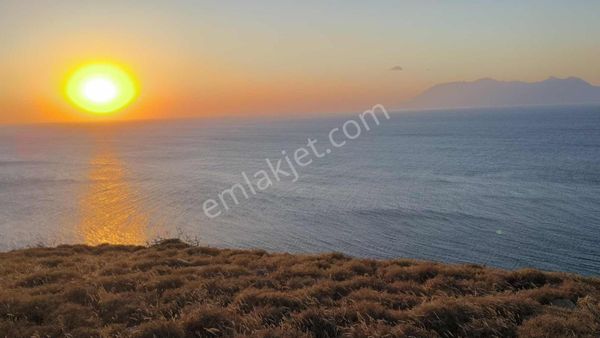 İmroz Emlak'tan Mesadi Mevkii'de 850 M2 Deniz Manzaralı Arazi