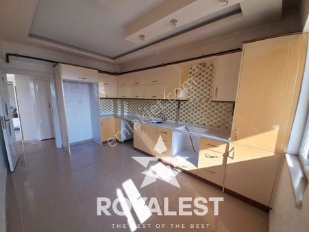 Royalest'ten Merkezi Konum Sağlık Ocağı Yanında Taşınmaya Hazır