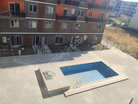 Menemen Seyrek 85.yıl Cumhuriyet Mahallesinde Kiralık 1+1 Daire