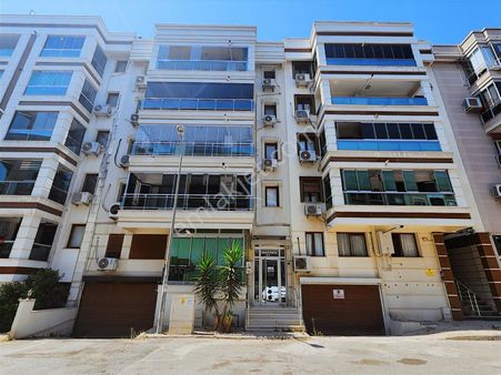 Fikri Altay Mahallesi'nde Satılık 1+1 Geniş Daire