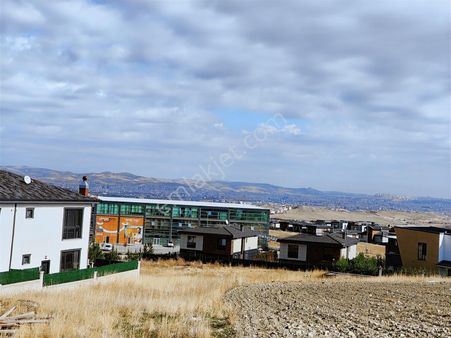 Bağlıca'da İmarlı 940 M2 Tek Tapu, 2 Villalık Arsa