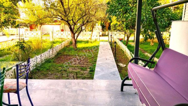 Kuşadası Davutlar Sevgi Plajı Yakını 3+1 Satılık Tripleks Villa