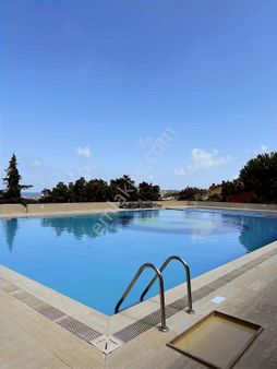 Nevmahalden Nazar Sitesinde Deniz Doğa Manzaralı Tripleks Villa