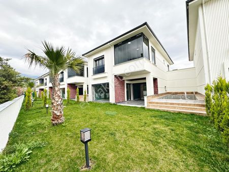 ▀ayanoğlundan Kızılkeçilide Şık Ve Geniş 4+1 Satılık Villa