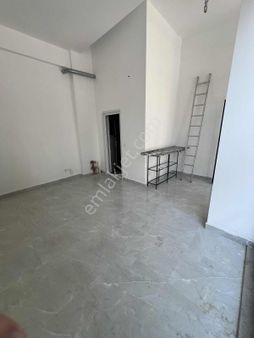 Kozyatağı Kozzy Alış Veriş Merkezine Yakın Dükkan