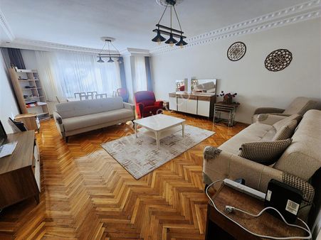 Bahçelievler'de 3+1 Full Yapılı Satılık Daire-konut